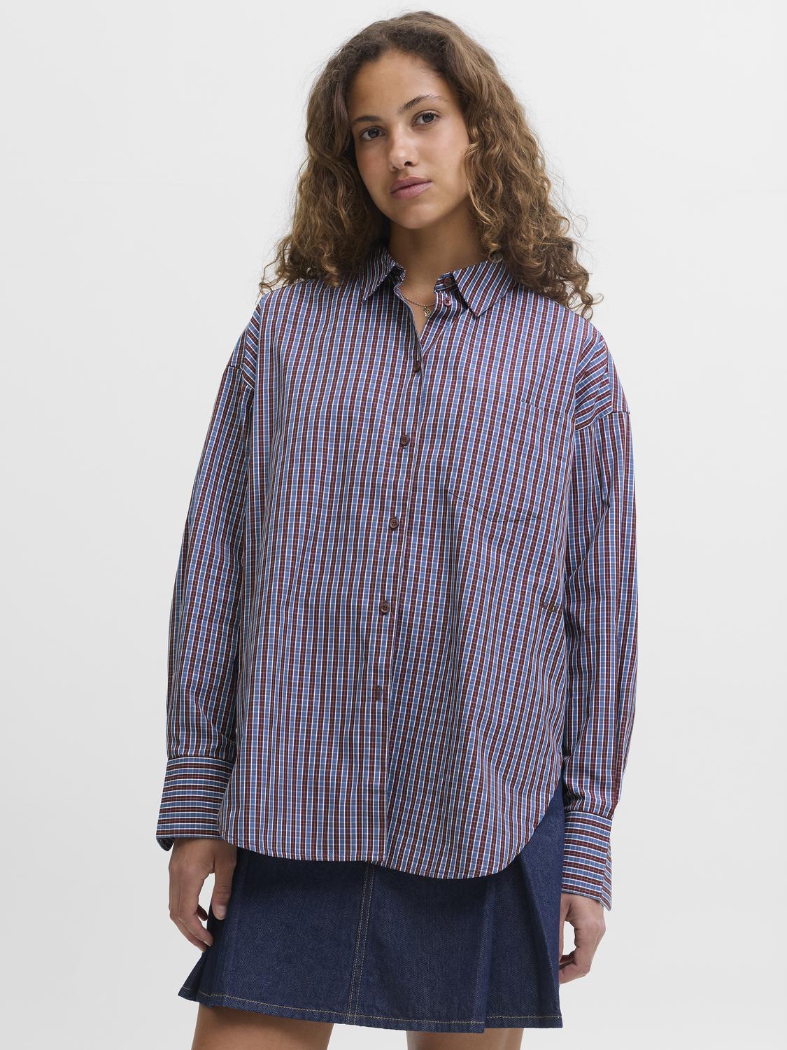 model_shot-front